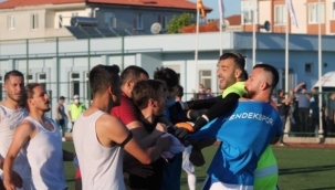 Yeşil saha boks ringine döndü!