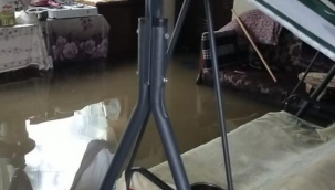 Evler göle döndü