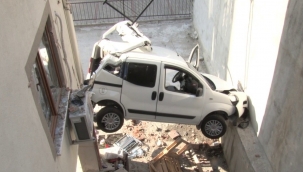 Polisi bile şaşkına çeviren kaza!