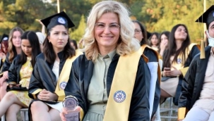 Tarih merakı 51 yaşında okul birincisi yaptı