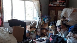 2 katlı evden 10 kamyon çöp çıktı!