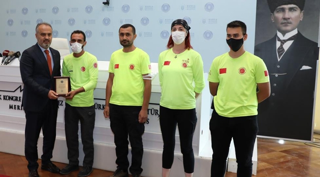 Ayın vatandaşları ödüllendirildi