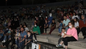 Çocuklar Pinokyo ile kahkahaya boğuldu