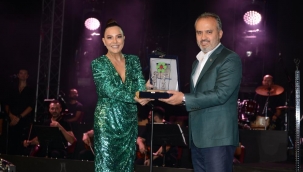 Ebru Gündeş'le muhteşem final