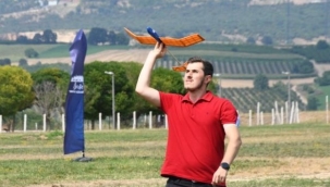 İnegöl'de drone ve kâğıt uçak yarışması