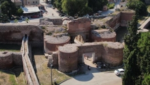 İznik surlarındaki ‘devşirme’ taşlar dikkat çekiyor