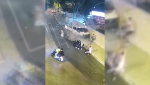 Kamyonet insanların arasına daldı: 1'i ağır 3 yaralı