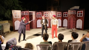 Kırsal mahallelerde sinema ve tiyatro keyfi