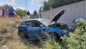 Kontrolden çıkan araç şarampole uçtu: 2 yaralı
