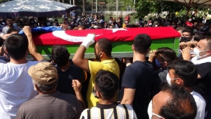 Mezuniyet cübbesiyle uğurlandı!