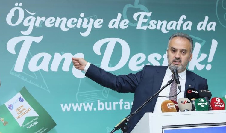 Öğrenciye de esnafa da tam destek