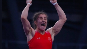 Yasemin Adar'dan büyük başarı!