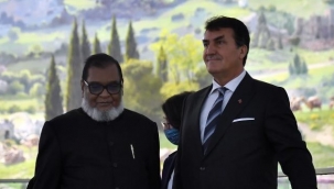 Bangladeşli Bakan, Fetih Müzesi’ne hayran kaldı