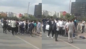 Bursa'da okul önünde arbede kamerada...