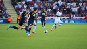 Fenerbahçe işi ilk yarıda bitirdi