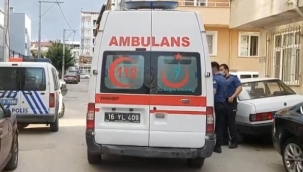 Genç kadın erkek arkadaşını bıçakladı