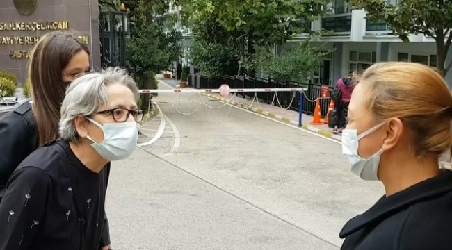 Hemşirenin tatlı dili aşı karşıtı kadını böyle ikna etti