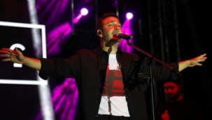 Oğuzhan Koç konserinde sürpriz evlilik teklifi