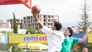 Sokak basketbolu turnuvasının şampiyonları belli oldu