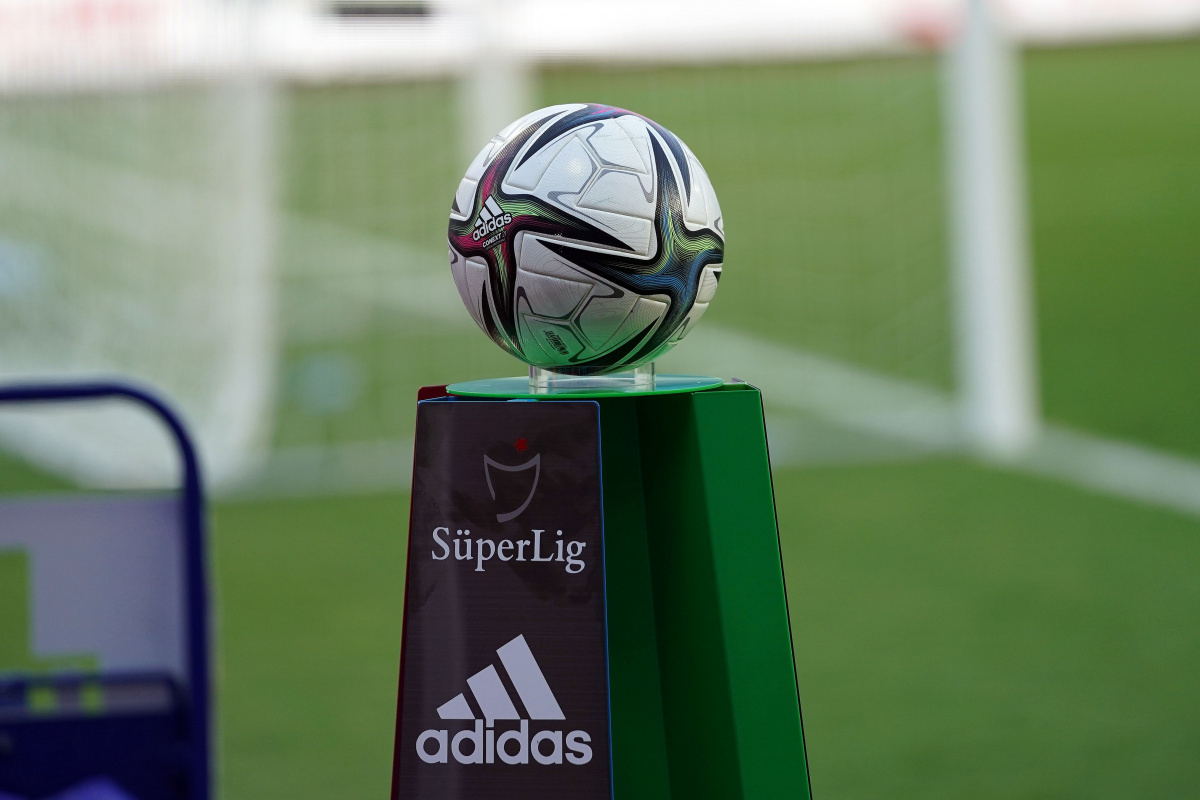 Süper Lig'de derbi tarihleri belli oldu