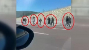 Afgan göçmenler Bursa-İzmir otobanında