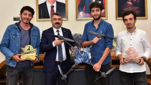 Başkan Yılmaz şampiyonları ağırladı