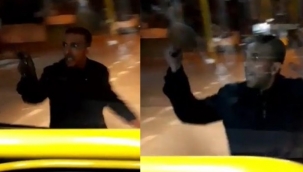 Bıçakla otobüsün camını kırdı