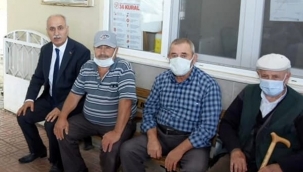 Bu ilçede yöneticiler vatandaşın ayağına gidiyor