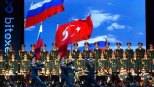 Bursa'da Rus Kızılordu ve Haluk Levent rüzgarı esti