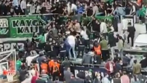Bursaspor - Beşiktaş maçında trübünler karıştı