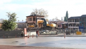 Hem ‘tarihi’ hem ‘hayati’ dönüşüm