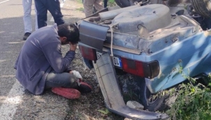 Hurdaya dönen aracının başında gözyaşı döktü