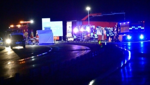 Peygamberimize hakaret içeren karikatür çizmişti,yanarak öldü