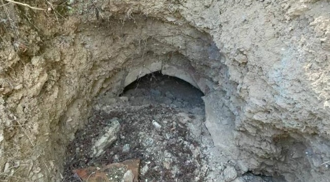 İznik'te defineciler tarlaları köstebek yuvasına çevirdi