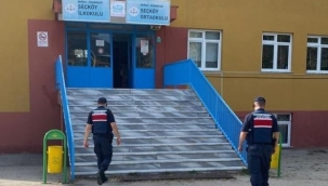 Jandarma'dan servis araçlarında ve okul çevrelerinde denetim
