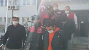 Kendilerini polis olarak tanıtıp 145 bin lira dolandırdılar