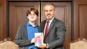 Metroda okuyan kazanıyor