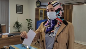 Özbekistan vatandaşları Bursa'da oy kullandı