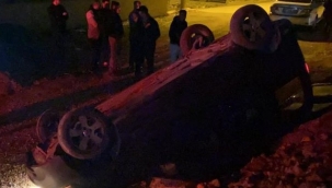 Polisten kaçarken takla attılar, sonrası ilginç!