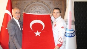 Şampiyondan başkana ziyaret