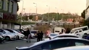Bağcılar'da 3 kişinin hayatını kaybettiği silahlı saldırı kamerada