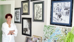 Evini sanat galerisine çevirdi