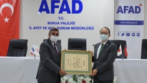 Japonya Başkonsolosluğu’ndan AFAD Müdürü Mumcu’ya ödül