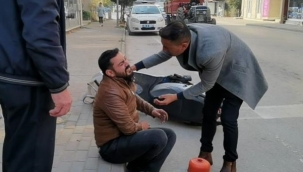 Kaza yapan bisiklet sürücüsünün havalandığı anlar kamerada