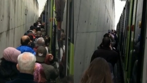 Metro arıza yapınca yolcular tahliye edildi