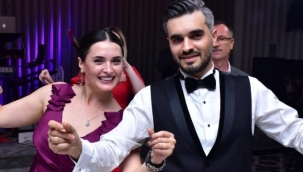 Oyuncu Aslıhan Gürbüz kardeşinin düğününe katıldı