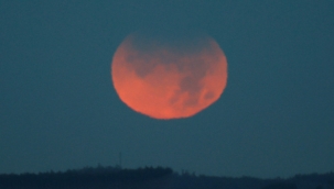 Son 581 yılın en uzun Ay tutulması başladı