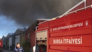 Tekstil fabrikasından korkutan yangın