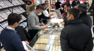 Altın düştü! Kuyumcular tıklım tıklım