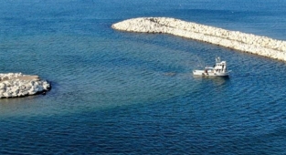 Balıkçı barınağının girişi kumla doldu, balıkçılar mağdur oldu